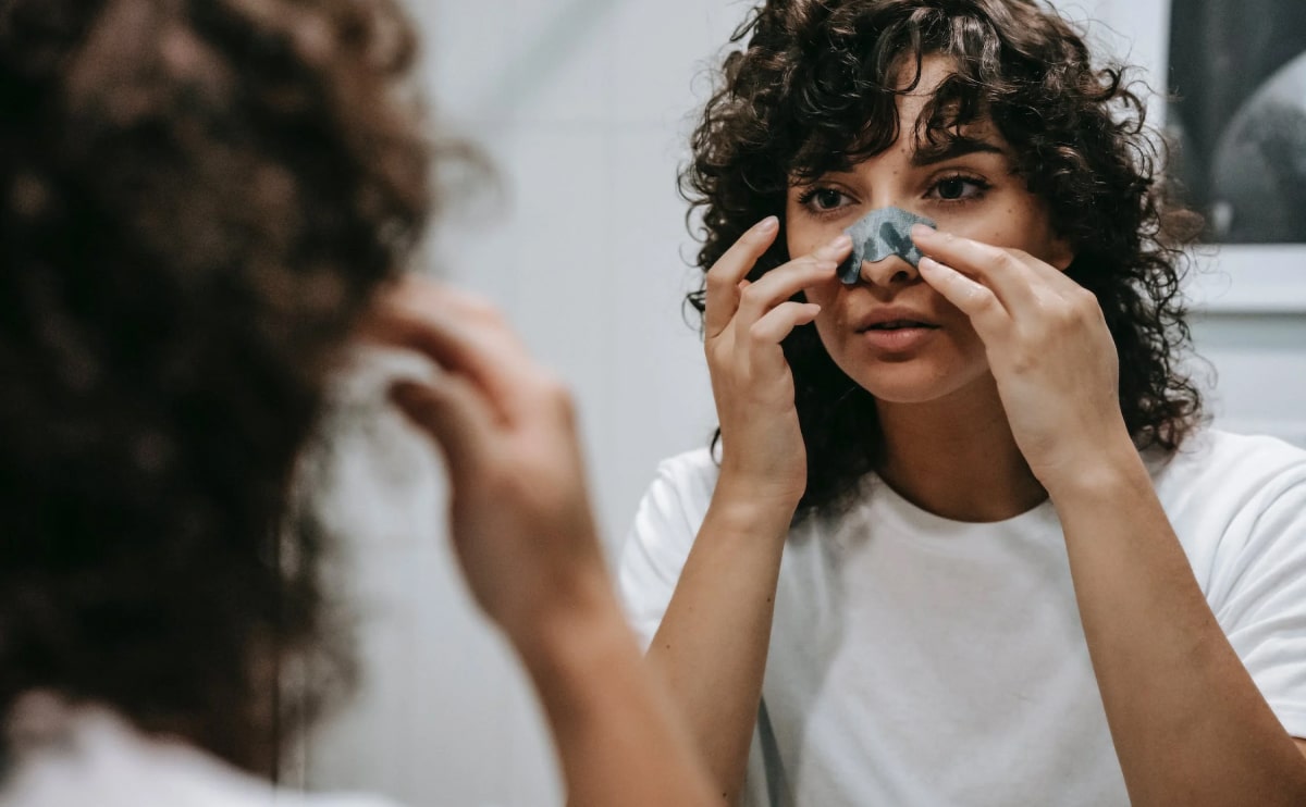 タバコ の 匂い粒子が繊維に付着する仕組み図