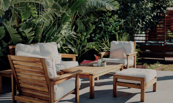 iqos3 コンビニで予約受け取りをする人の笑顔の写真